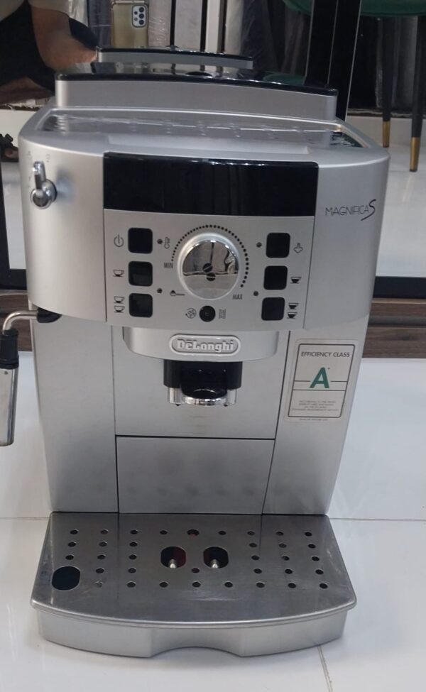 Coffee Machine from DeLongi - Image 2