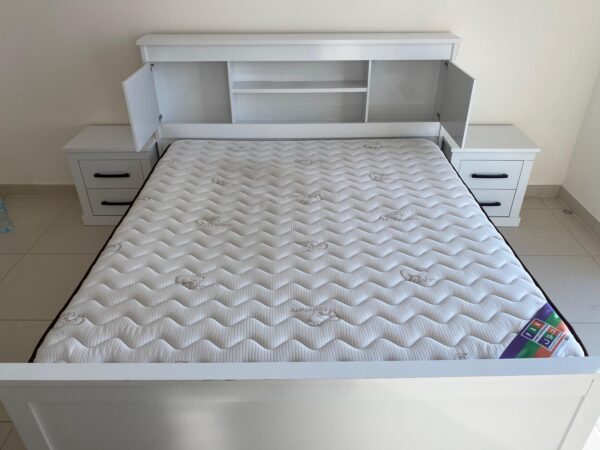 Bed King with Mattress from Home Center - Image 2