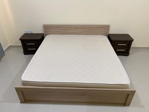 Bed Set King with Mattress from Home Box - Image 2