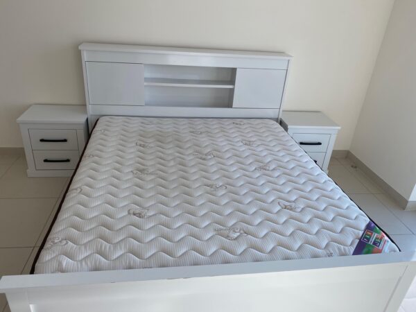 Bed King with Mattress from Home Center - Image 3