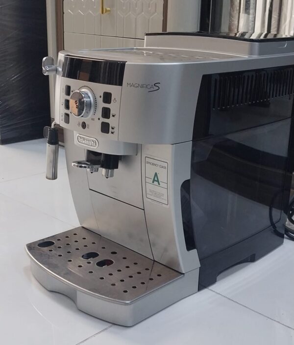 Coffee Machine from DeLongi